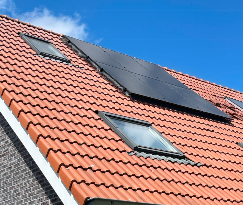 Zonnepanelen op schuin dak
